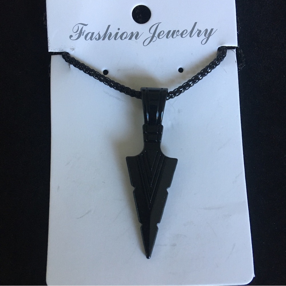 Black Arrow Point Pendant Fashion Jewelry Necklace